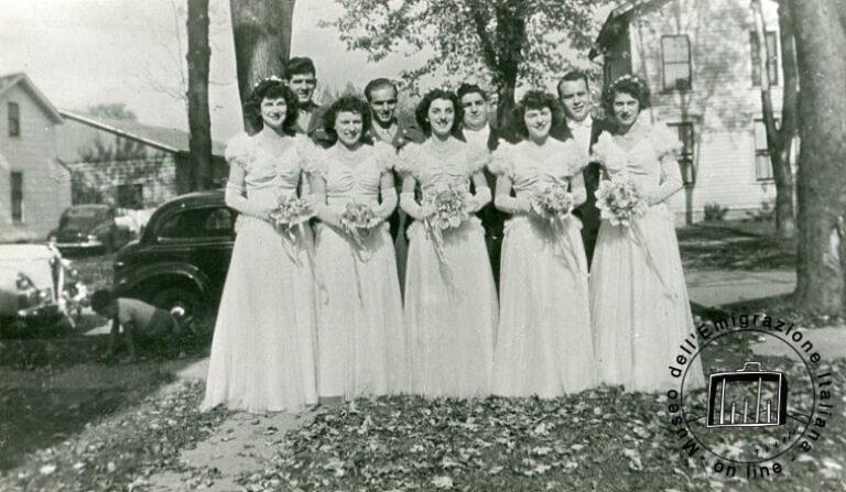 U.S.A., New York, 1945. Bridesmaids and their beaux