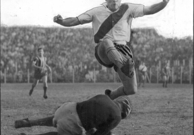 6.2 1948 vs Chacarita Jrs. 1-1 A.Di Stéfano frente a Publio Goncebat vs Chacarita Jrs 3-7 RIVER 6.2-1948-vs-Chacarita-Jrs.-1-1-A.Di-Stefano-frente-a-Publio-Goncebat-vs-Chacarita-Jrs-3-7-RIVER-scaled